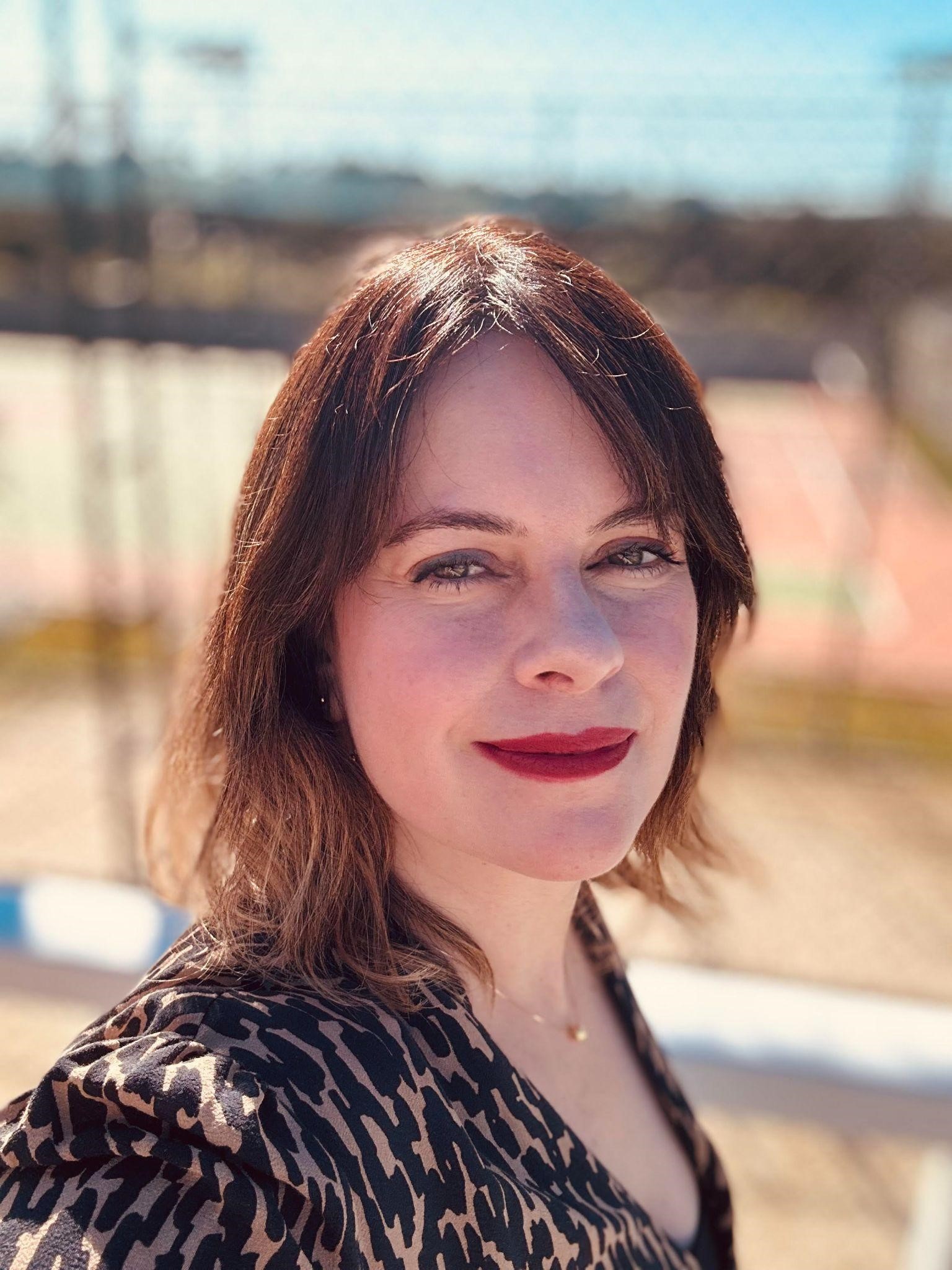 Profª. Drª. dos Juliana Bueno
Departamento de Design (UFPR)